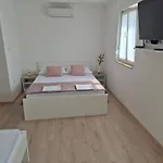 Niko Apartmán
