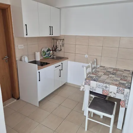 Niko Apartment *